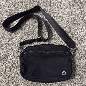 lululemon athletica Black Everywhere 2L Crossbody Bag with Adjustable Strap